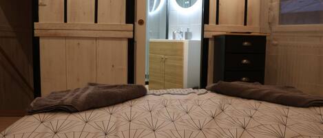 2 sovrum, resesäng, wi-fi och sängkläder