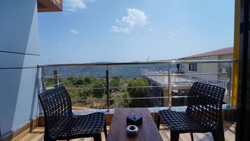 Deluxe Double Room | Iron/ironing board