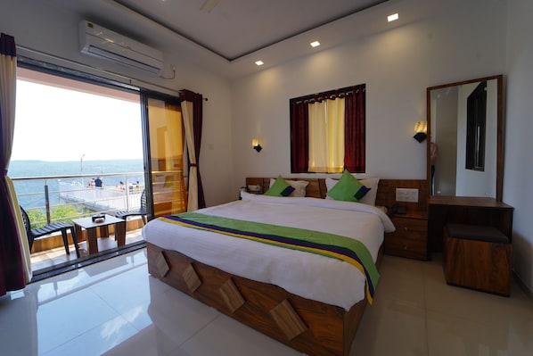 Quarto casal luxo | Ferros/tábuas de passar roupa