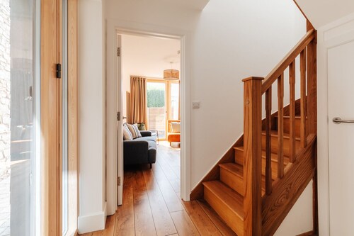 Redland Stay In Bespoke Home 2 of 2