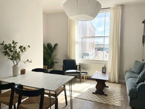 TV - Spacious and Stylish Central Bristol Base (Bristol)