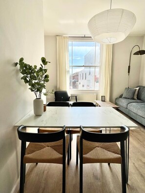 TV - Spacious and Stylish Central Bristol Base (Bristol)