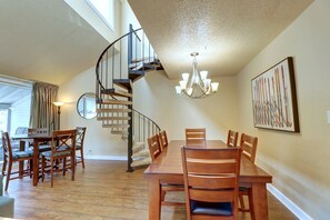 Condo, 2 Bedrooms | Dining - Sb206 Snowbridge 2br 2ba 2 Bedroom Condo by RedAwning (Copper Mountain)