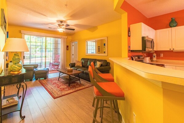 Condo, 3 Bedrooms | Private kitchen | Fridge, oven, coffee/tea maker, toaster