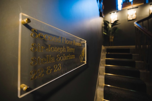 Reception - Impossible Motel (York)