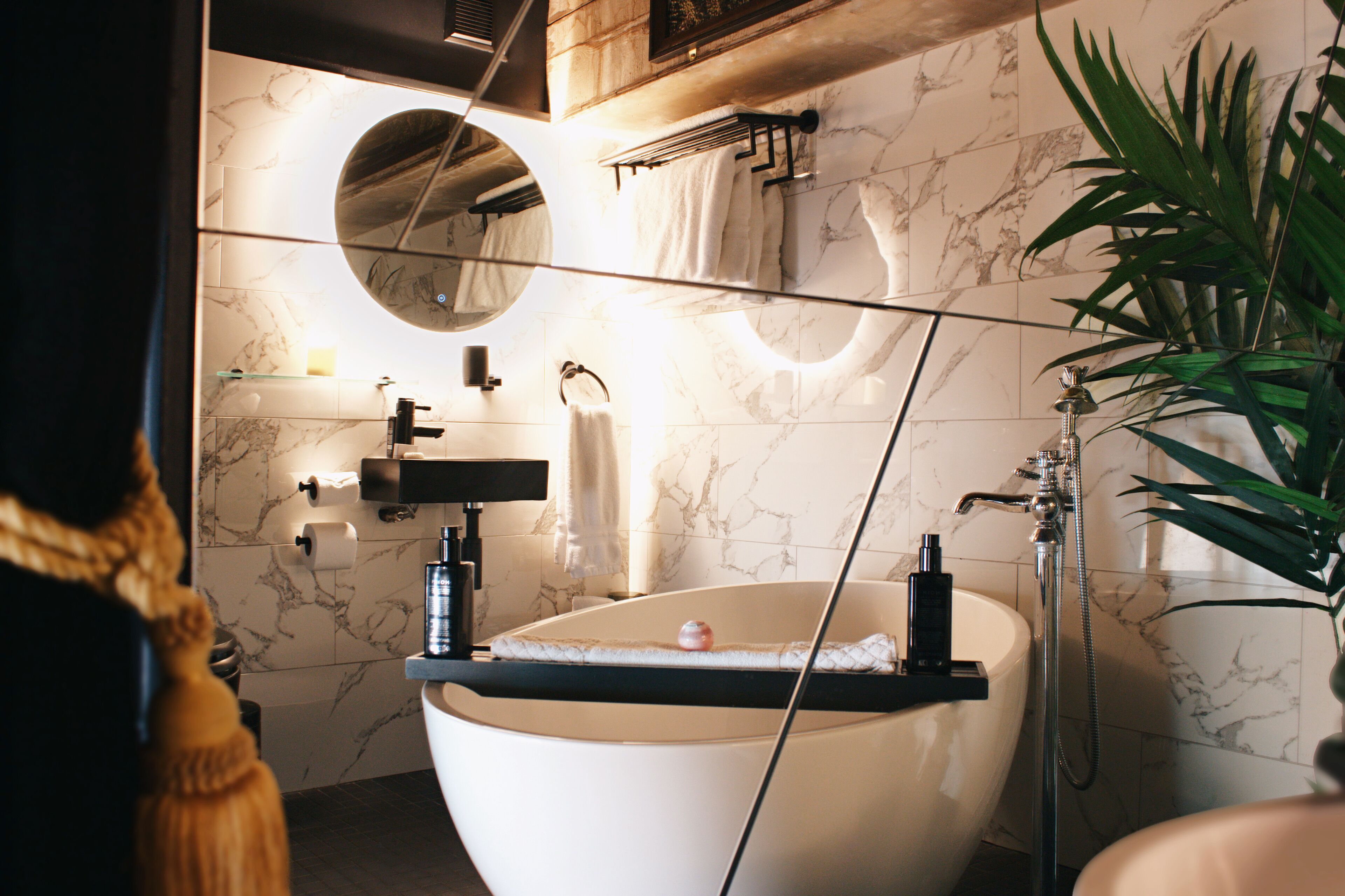 Photo - Impossible Motel