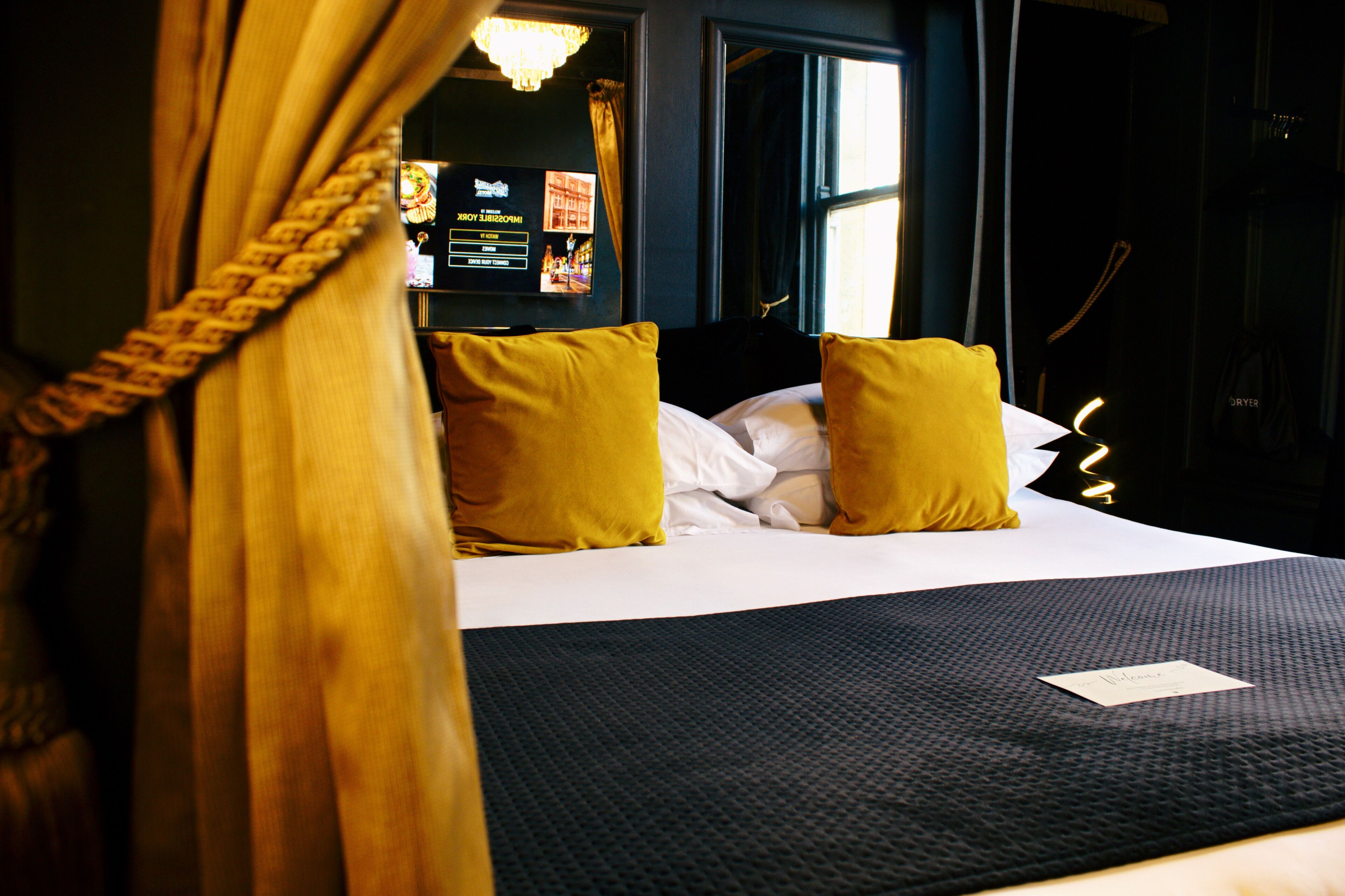 Deluxe Room (Superb) | Egyptian cotton sheets, premium bedding, iron/ironing board, free WiFi