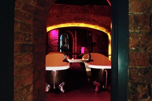 Design Double Room - 2 Baths (Labyrinth) | Bathroom | Designer toiletries, hair dryer, towels, soap