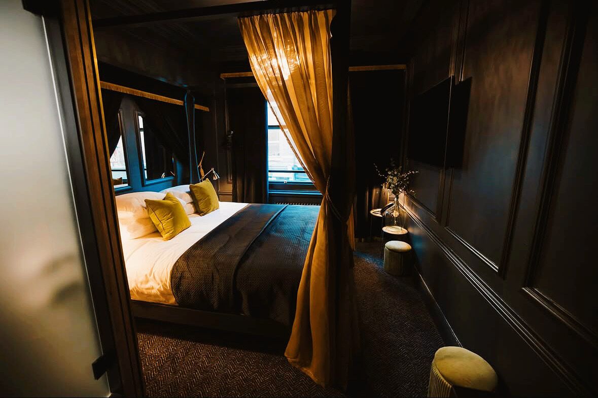 Quarto casal clássico, vista para a cidade | Roupas de cama de algodão egípcio, roupas de cama premium