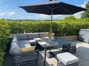 Outdoor dining - 2 The Manor House, Hillfield Village (Dartmouth)