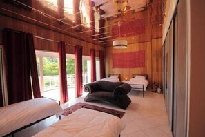 5 bedrooms, iron/ironing board, travel cot, WiFi - Domaine du Haou - Large gîte in the heart of a bucolic estate (Saint-Laurent-de-Gosse)