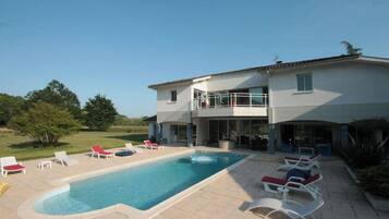 Piscine extérieure
