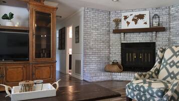 Una Smart TV, libros