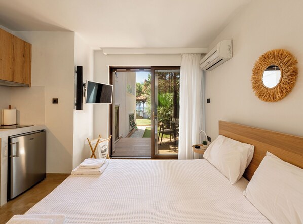 1 bedroom, iron/ironing board, travel cot, free WiFi