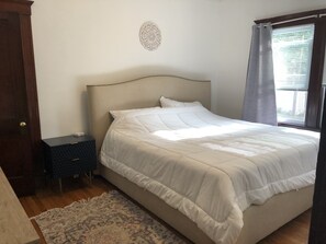 2 habitaciones, escritorio, tabla de planchar con plancha y wifi gratis