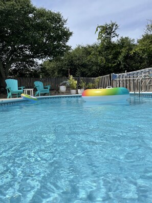 Beheizter Pool