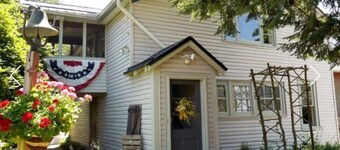 The Miller Carriage House- 1836 Historic Property
