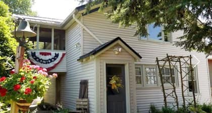 The Miller Carriage House- 1836 Historic Property
