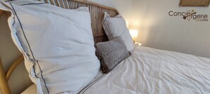 2 chambres, fer et planche à repasser, Wi-Fi gratuit, draps fournis