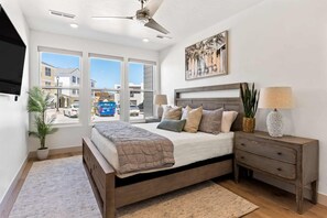 4 bedrooms, desk, iron/ironing board, travel cot