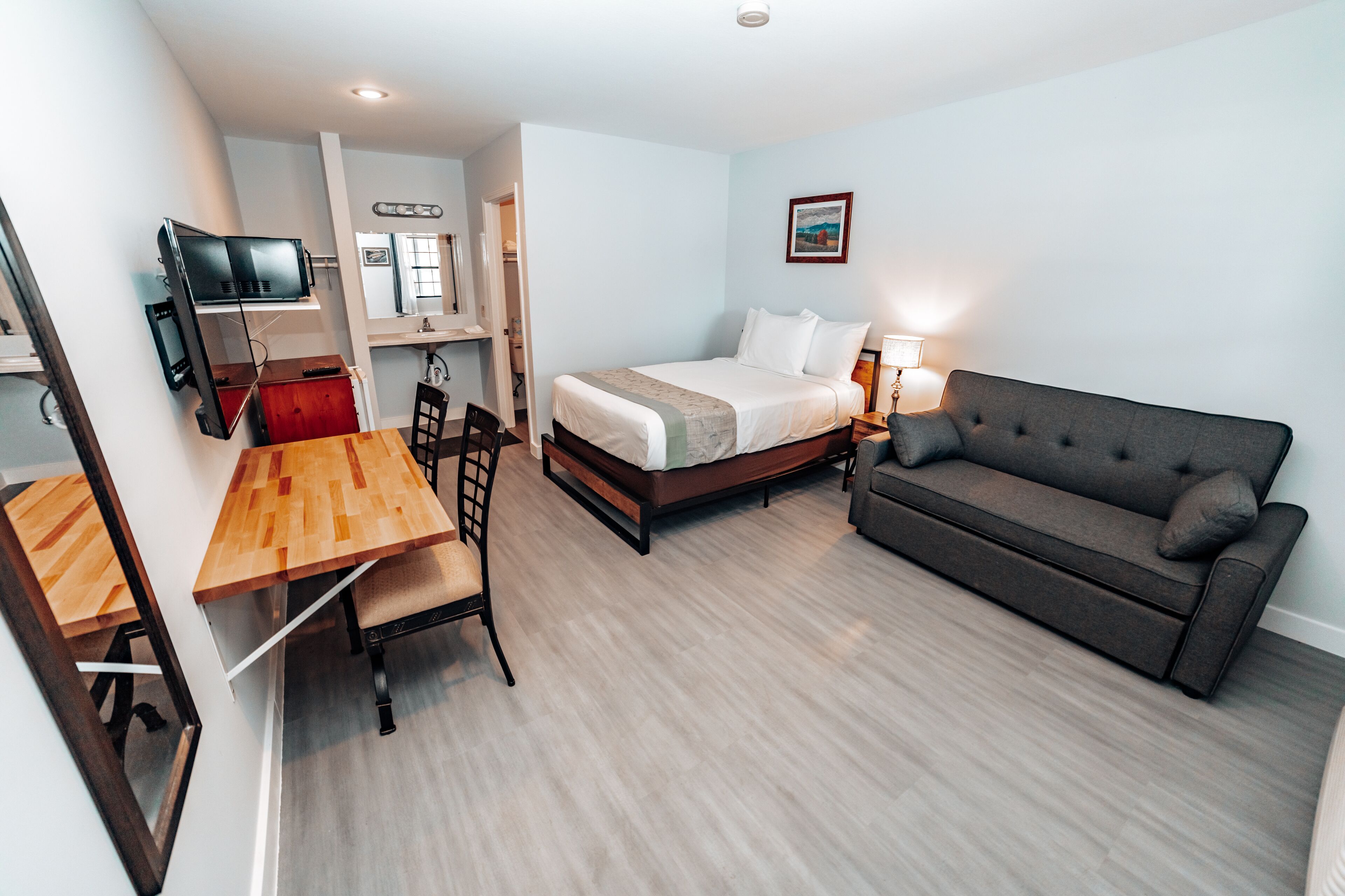 economy room | blackout curtains, travel cot, free wifi, bed sheets