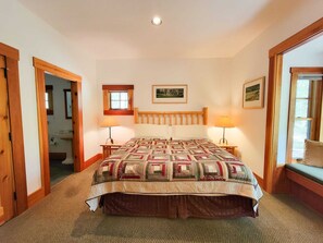 2 Schlafzimmer, Schreibtisch, Bügeleisen/Bügelbrett, WLAN