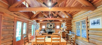 Rainbow Lodge - exceptional lakeside log home