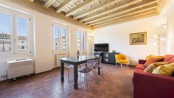 Design Apartment | Living area | Flat-screen TV