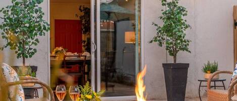 Hello Sunshine is fully equipped to meet your group`s needs for preparing for special occasions such as weddings or big nights out on the town. We have designated multiple areas equipped lighted mirrors for getting ready.