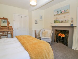 1 Schlafzimmer, individuell dekoriert, individuell eingerichtet