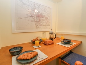 Dishwasher, cookware/dishes/utensils