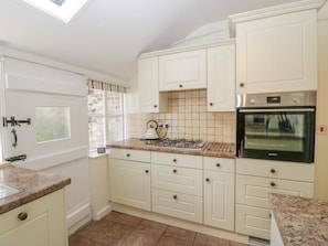 Dishwasher, cookware/dishes/utensils