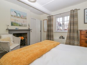 1 bedroom, individually decorated, individually furnished, free WiFi