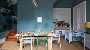 Tägliches inbegriffenes großes Frühstück