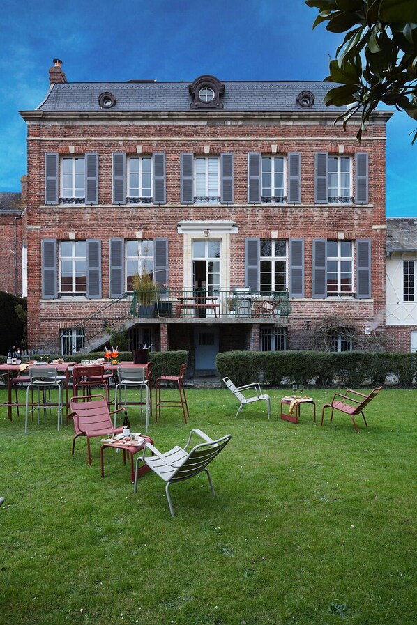 Exterior - Odeladelo le 64   (Eu)