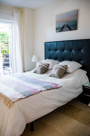 3 bedrooms, desk, iron/ironing board, WiFi - Beautiful & Spacious 3 Bed with Amazing Terrace (Estepona)