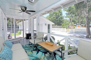 Terrace/patio - Adorable Bungalow Near City, Marina, & Tybee Beach (Savannah)