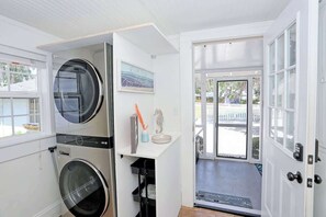 Interior - Adorable Bungalow Near City, Marina, & Tybee Beach (Savannah)