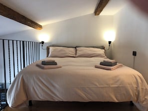 1 bedroom, iron/ironing board, WiFi (free), bed sheets