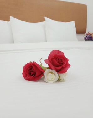 ห้องอีโคโนมี, วิวเมือง | ผ้าปูที่นอนฝ้ายอียิปต์, เครื่องนอนระดับพรีเมียม, เตียงเมมโมรีโฟม