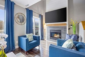 TV, fireplace, Netflix, books