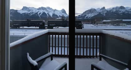 The OMEN by Samsara Private Entry Panorama Top View Top Luxury 3BR 1.5BTH