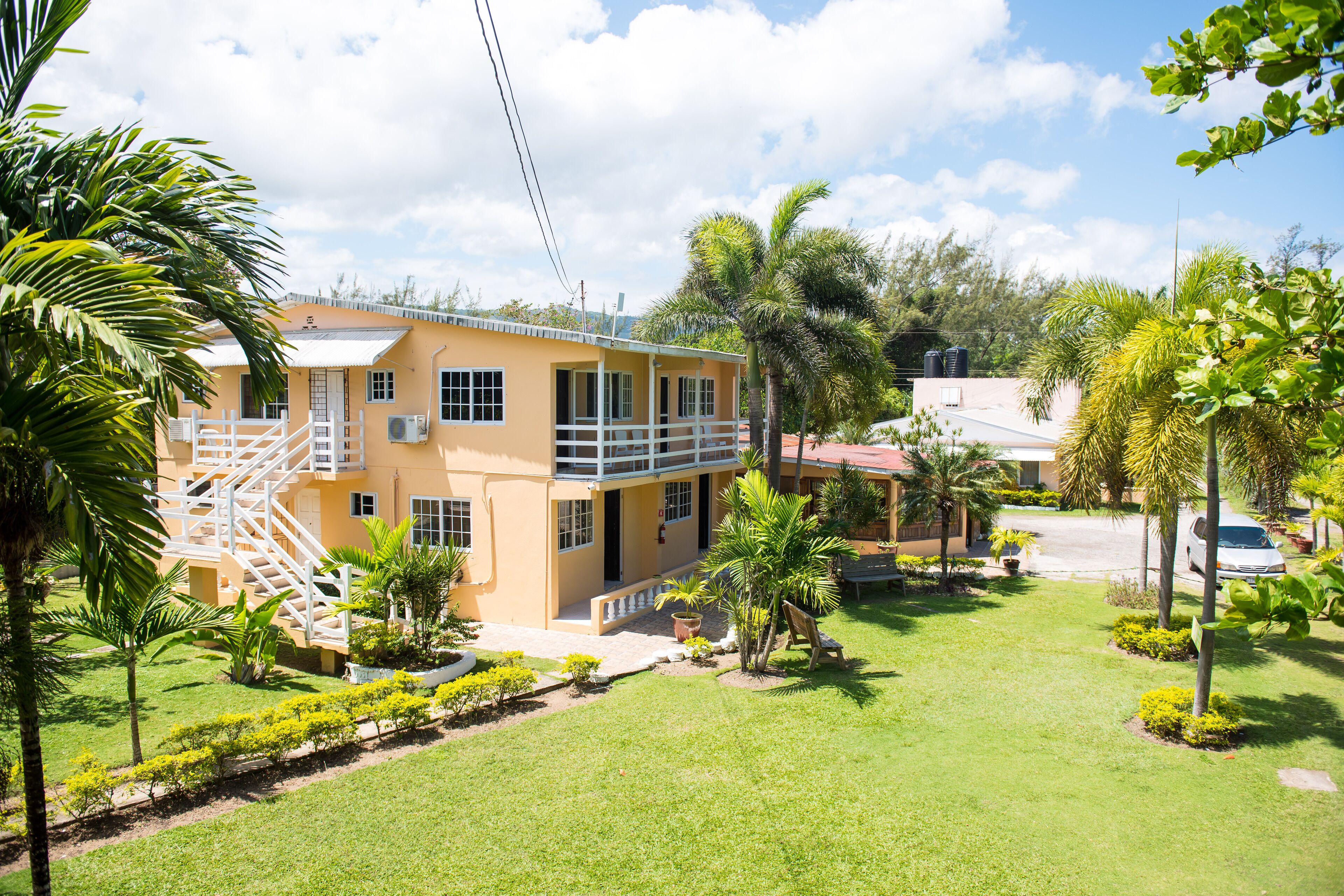 المنشأة من الخارج