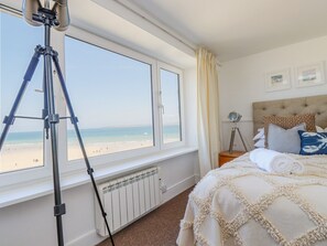 3 bedrooms, individually decorated, individually furnished, free WiFi - Men an Mor (St Ives)