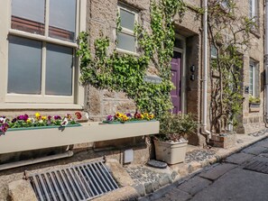 Exterior - Men an Mor (St Ives)