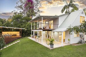 Exterior - Beautiful Hinterland House-15 mins drive from Noosa beaches! ! (Doonan)