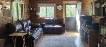 Cozy Boho Cabin with POOL!!