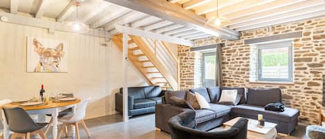 TV, fireplace, offices