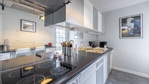 Kaffetrakter/tekoker, kjøleskap, mikrobølgeovn og ovn