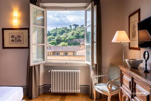 4 Schlafzimmer, Bügeleisen/Bügelbrett, WLAN, Bettwäsche